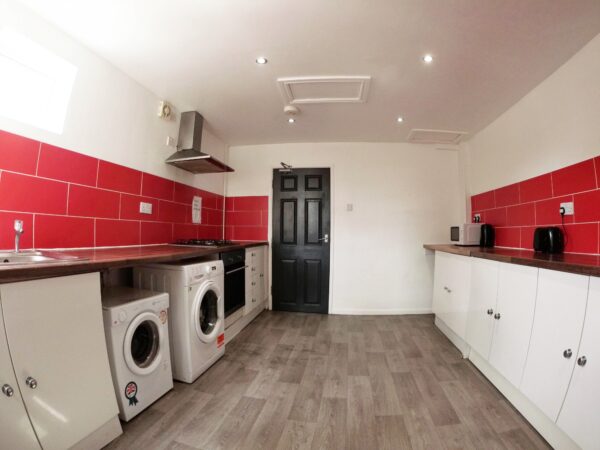 Student Accommodation, 39 Monks Road, Lincoln, Lincolnshire, LN2 5HN, United Kingdom