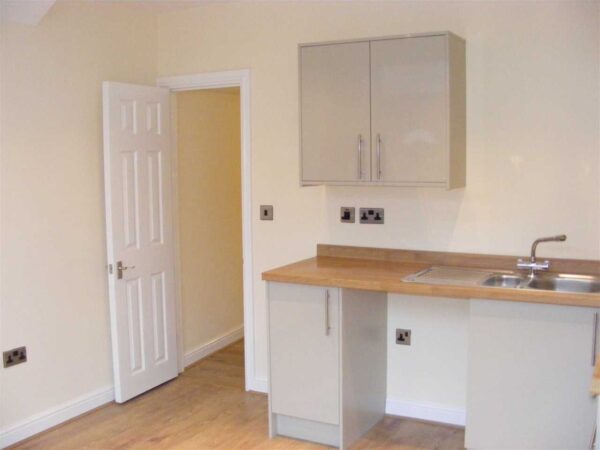 Flat A Newark Road, Lincoln, Lincolnshire, LN5 8NQ