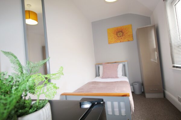 Student Accommodation, 16 Carholme Road, Newland, Lincoln, Lincolnshire, LN1 1RR, United Kingdom