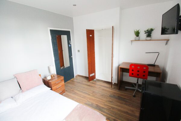 Room 4, Park View, Bailgate House Block, St. Botolphs Crescent, Lincoln, Lincolnshire, LN5 8AZ, United Kingdom